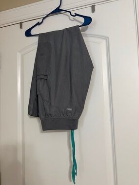 Gray Figs Technical Collection Kade Scrub Pants with turquoise string